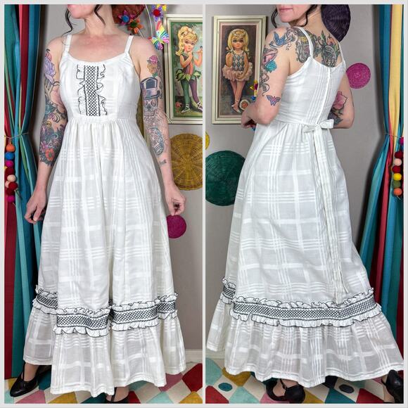 Vintage 1970s White Gauzy Cotton Sleeveless Prairie Sundress - Picture 4 of 7